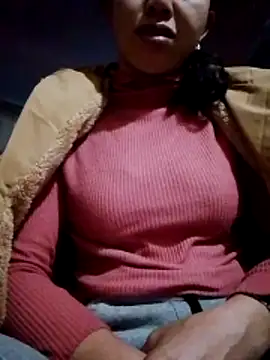 TRIEUTRIEU20 online show from December 17, 2025, 6:03 pm