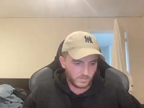 Hornymiker26 online show from October 25, 2025, 2:02 pm