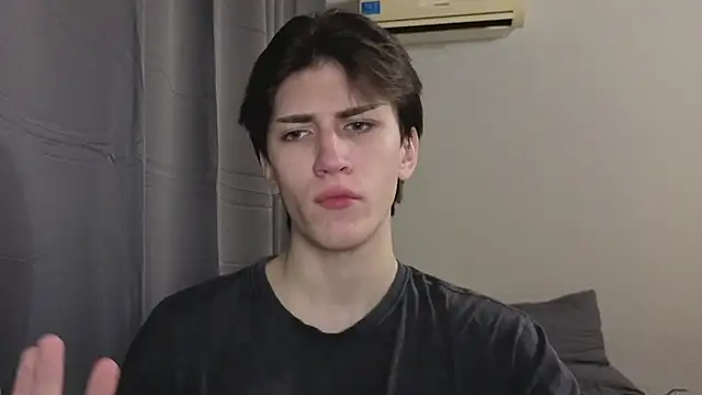 Oliver star boy  online show from November 10, 2025, 4:17 pm