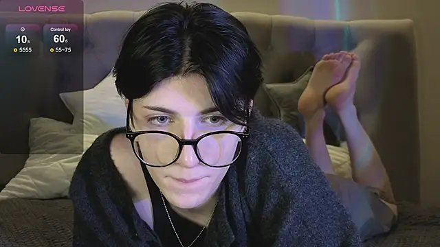 Oliver star boy  online show from February 5, 2026, 9:52 pm