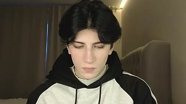 Oliver star boy  online show from February 26, 2026, 2:49 pm