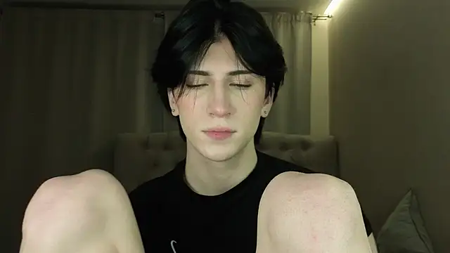 Oliver star boy  online show from April 16, 2026, 6:52 pm