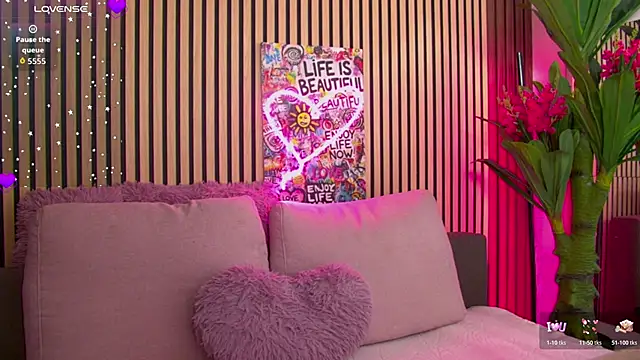 MirunaHaze online show from March 19, 2026, 4:38 am