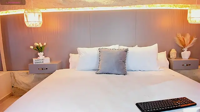 AmyColman  online show from March 4, 2026, 12:11 pm