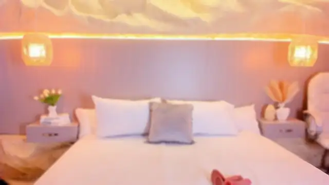 AmyColman  online show from March 31, 2026, 12:05 pm