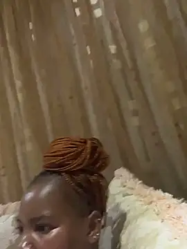 SweetCandy84 online show from December 18, 2025, 10:38 pm