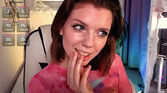 PollyRouge   online show from November 5, 2025, 2:28 pm