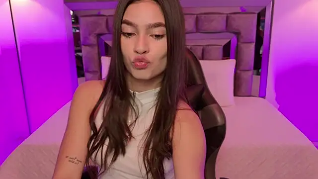 Bella Clark2 online show from November 13, 2025, 4:55 am