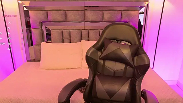 Bella Clark2 online show from January 8, 2026, 12:51 pm