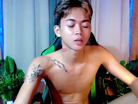 Snapshot of AsianCuteGuy21 chatting on November 13, 2025, 8:30 pm AsianCuteGuy21 online show from November 13, 2025, 8:30 pm