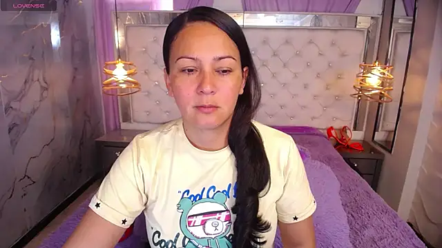 Melissa-roberts online show from November 28, 2025, 7:49 pm