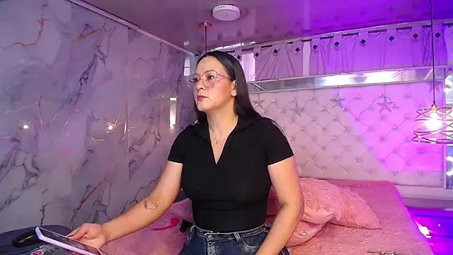 Melissa-roberts online show from March 6, 2026, 2:13 pm