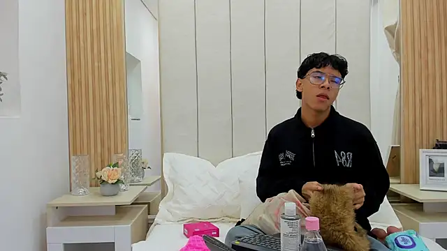 adams bobby online show from July 12, 2026, 11:01 am