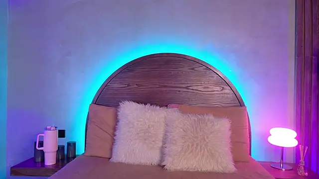 loana vegas online show from July 2, 2026, 4:02 pm