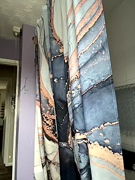 BubblesLovexox online show from December 1, 2025, 1:27 pm