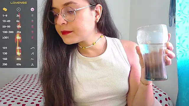 Vicky cristinax online show from December 5, 2025, 9:00 pm