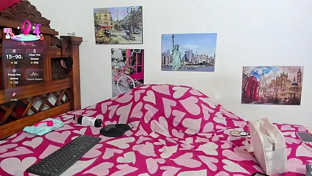 ROXANA DIAZ online show from November 3, 2025, 1:29 am