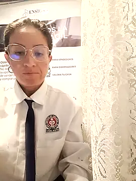 Snapshot of Valentina--1 chatting on March 13, 2026, 10:00 am Valentina--1 online show from March 13, 2026, 10:00 am
