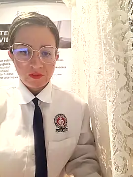 Snapshot of Valentina--1 chatting on March 17, 2026, 10:07 am Valentina--1 online show from March 17, 2026, 10:07 am