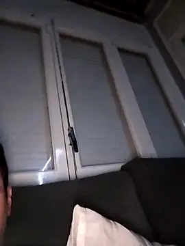 dulcessecretos online show from November 29, 2025, 11:52 pm