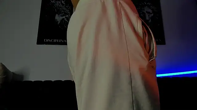 AUSTINN TORRES online show from July 5, 2026, 12:17 am