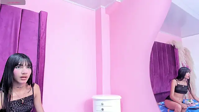 foxyhillx online show from December 15, 2025, 5:50 pm