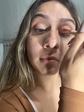 Snapshot of sarah_honey__ chatting on October 27, 2025, 11:58 am sarah honey   online show from October 27, 2025, 11:58 am