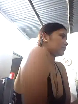 Snapshot of lindalatina11 chatting on October 25, 2025, 1:24 am lindalatina11 online show from October 25, 2025, 1:24 am