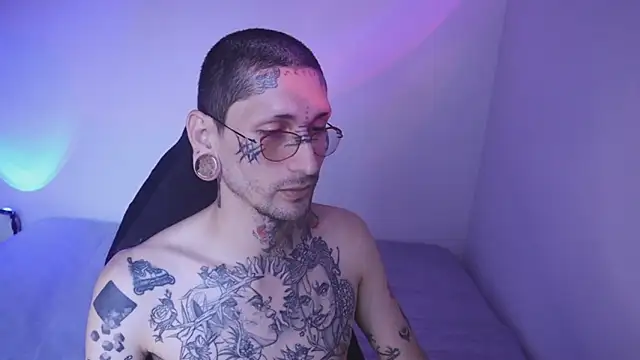 TokyoHatsumoto online show from November 21, 2025, 9:57 pm