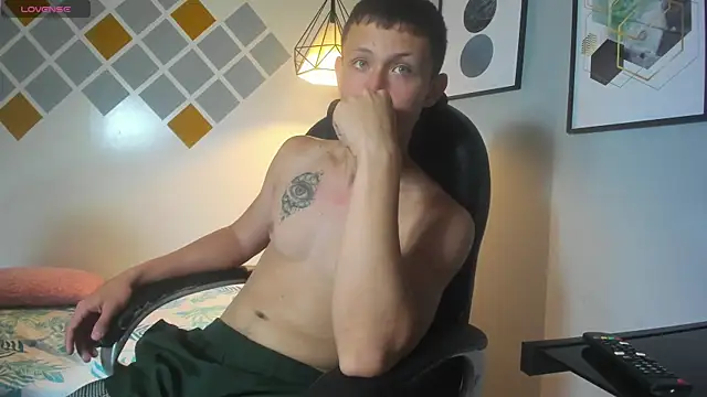 Garuo 18 online show from November 5, 2025, 4:12 am