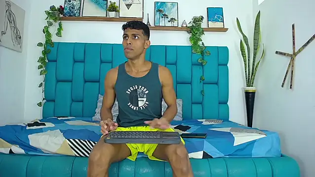 Snapshot of Hot_Boys_Latinos_X chatting on November 25, 2025, 10:32 pm Hot Boys Latinos X online show from November 25, 2025, 10:32 pm