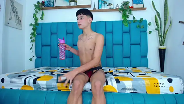 Snapshot of Hot_Boys_Latinos_X chatting on November 27, 2025, 6:10 pm Hot Boys Latinos X online show from November 27, 2025, 6:10 pm