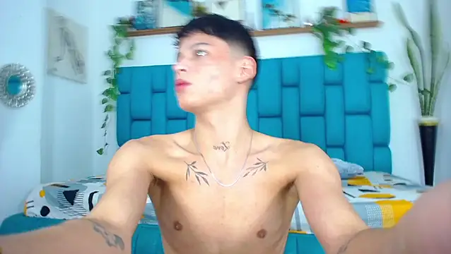 Snapshot of Hot_Boys_Latinos_X chatting on November 28, 2025, 10:01 pm Hot Boys Latinos X online show from November 28, 2025, 10:01 pm