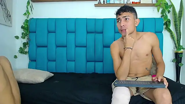 Snapshot of Hot_Boys_Latinos_X chatting on January 5, 2026, 10:02 pm Hot Boys Latinos X online show from January 5, 2026, 10:02 pm