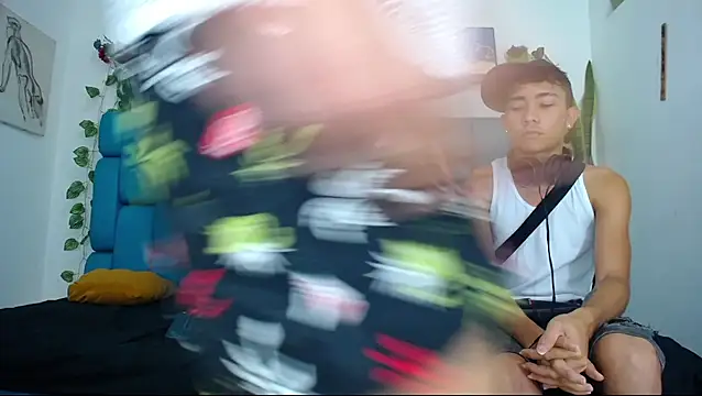 Snapshot of Hot_Boys_Latinos_X chatting on January 13, 2026, 5:07 pm Hot Boys Latinos X online show from January 13, 2026, 5:07 pm