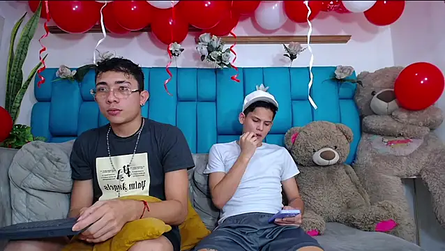 Hot Boys Latinos X online show from February 14, 2026, 11:12 pm