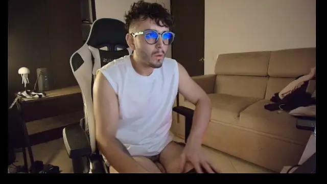 lionandreough online show from October 25, 2025, 12:07 am