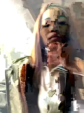 Snapshot of Gwen-n chatting on November 3, 2025, 1:51 am Gwen-n online show from November 3, 2025, 1:51 am