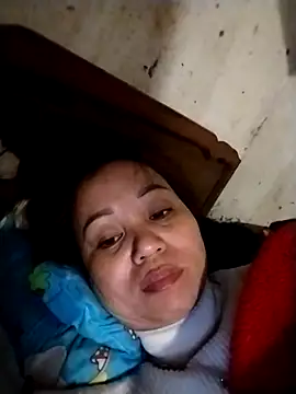 Snapshot of Gwen-n chatting on November 16, 2025, 5:07 pm Gwen-n online show from November 16, 2025, 5:07 pm