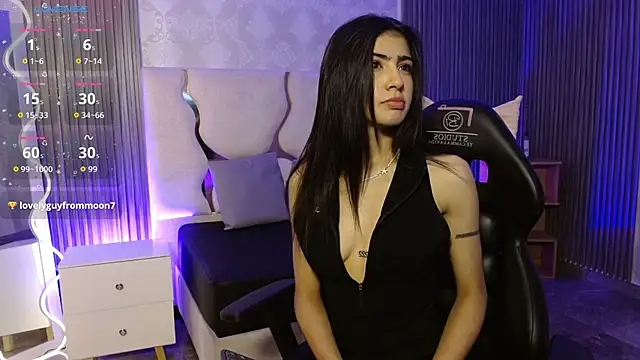 MAIILY TAY online show from November 6, 2025, 12:17 pm