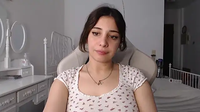 bellefleurrr online show from June 25, 2026, 2:10 pm
