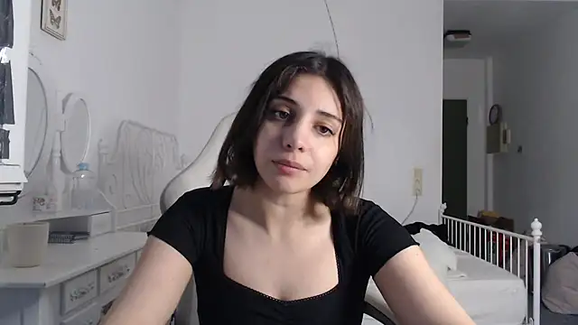 bellefleurrr online show from July 4, 2026, 8:04 pm