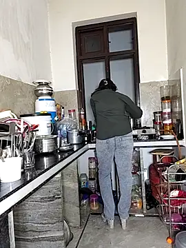 Heena-143 online show from April 3, 2026, 2:59 pm