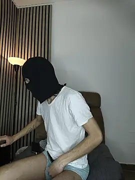 findomhot online show from December 22, 2025, 9:28 am