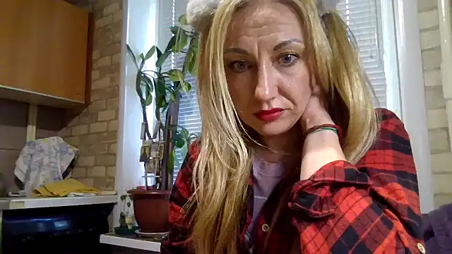 Snapshot of LilaniLoverx chatting on November 3, 2025, 1:34 pm LilaniLoverx online show from November 3, 2025, 1:34 pm