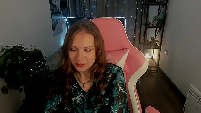 Snapshot of Alma_Diaz chatting on October 31, 2025, 6:03 am Alma Diaz online show from October 31, 2025, 6:03 am