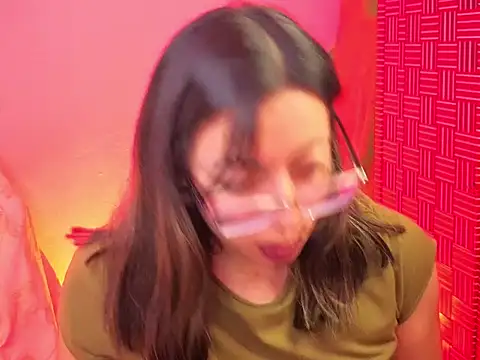 Snapshot of zylla_storn chatting on December 16, 2025, 8:19 am zylla storn online show from December 16, 2025, 8:19 am