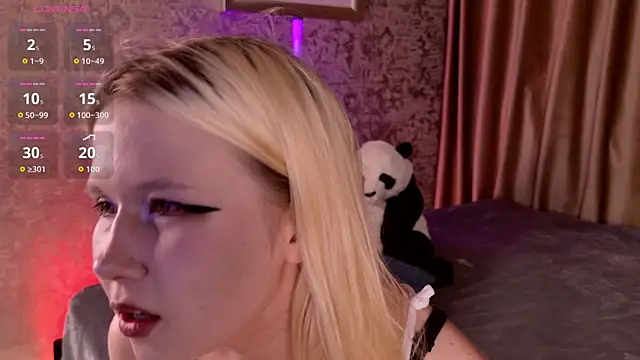 Snapshot of VivieSunn chatting on June 21, 2026, 3:47 pm VivieSunn online show from June 21, 2026, 3:47 pm