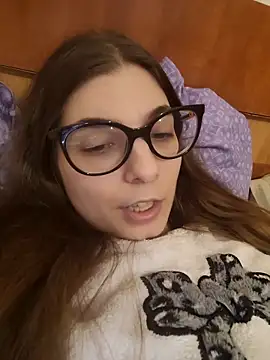 sweetbabygirlforyou online show from April 1, 2026, 1:52 pm