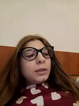 sweetbabygirlforyou online show from April 12, 2026, 12:32 pm